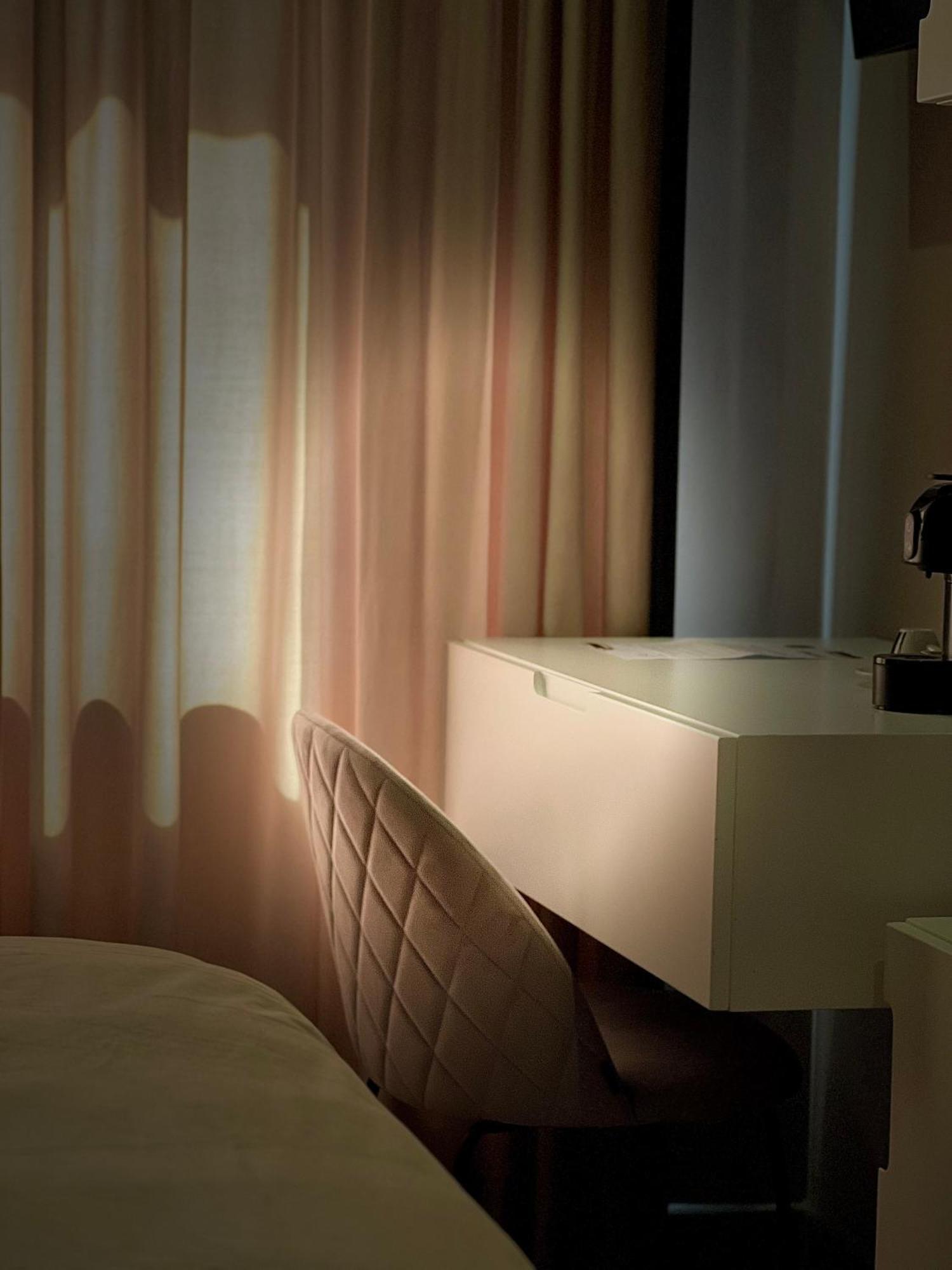 Rex Hotel Boutique Тирана Екстериор снимка