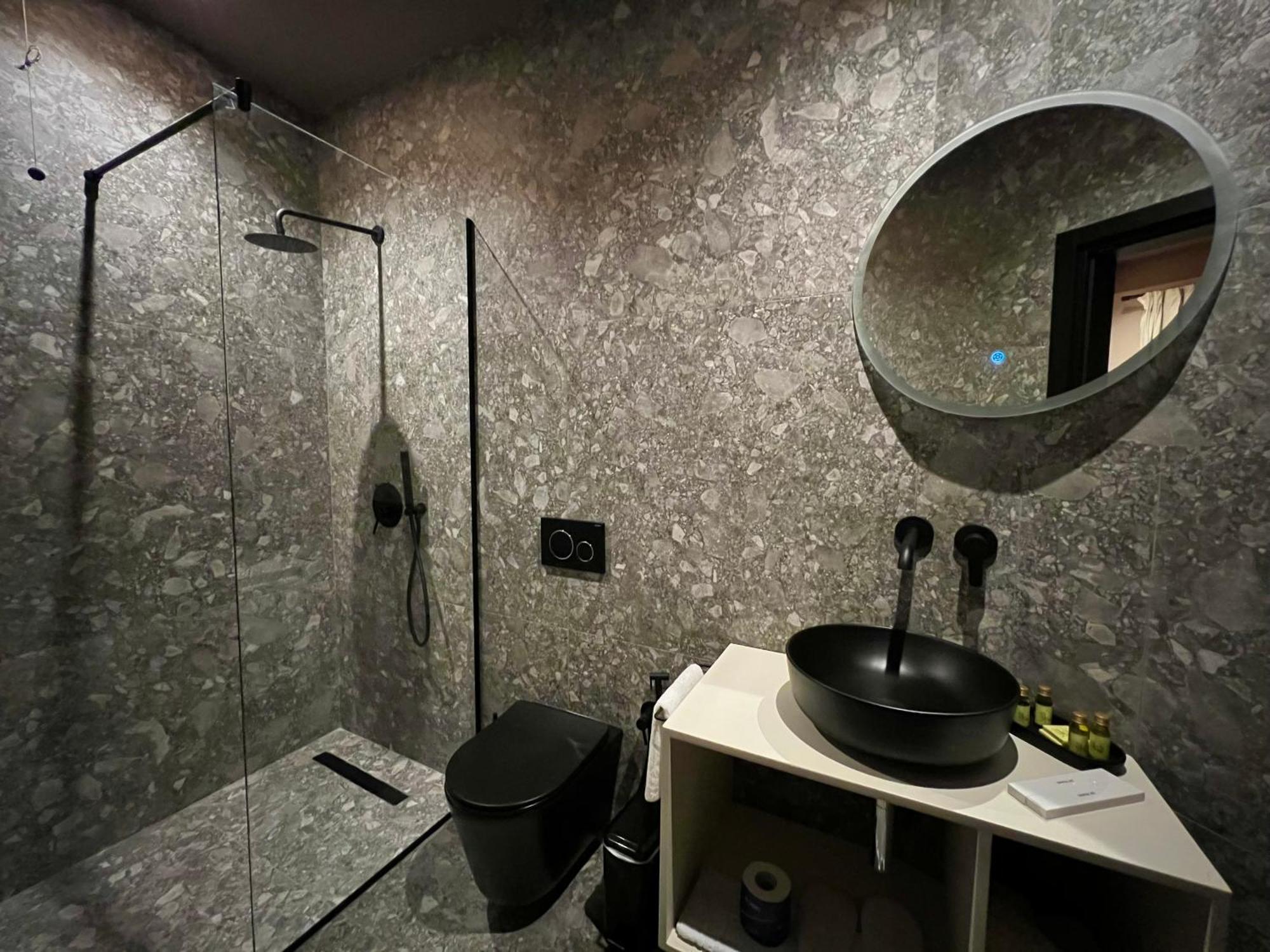 Rex Hotel Boutique Тирана Екстериор снимка
