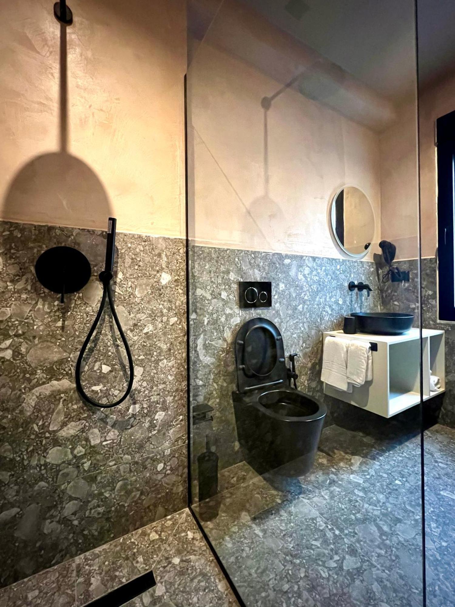Rex Hotel Boutique Тирана Екстериор снимка