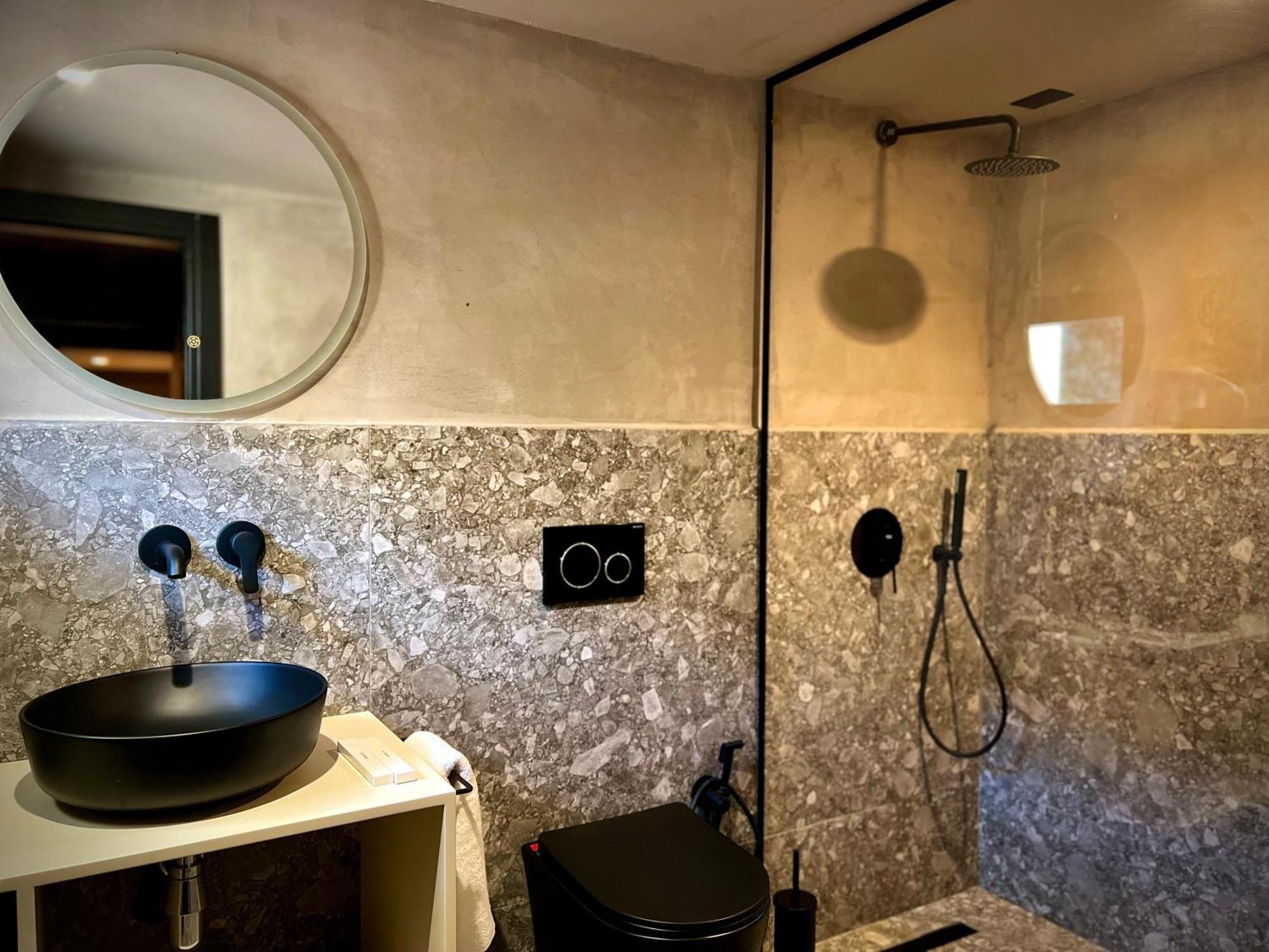 Rex Hotel Boutique Тирана Екстериор снимка