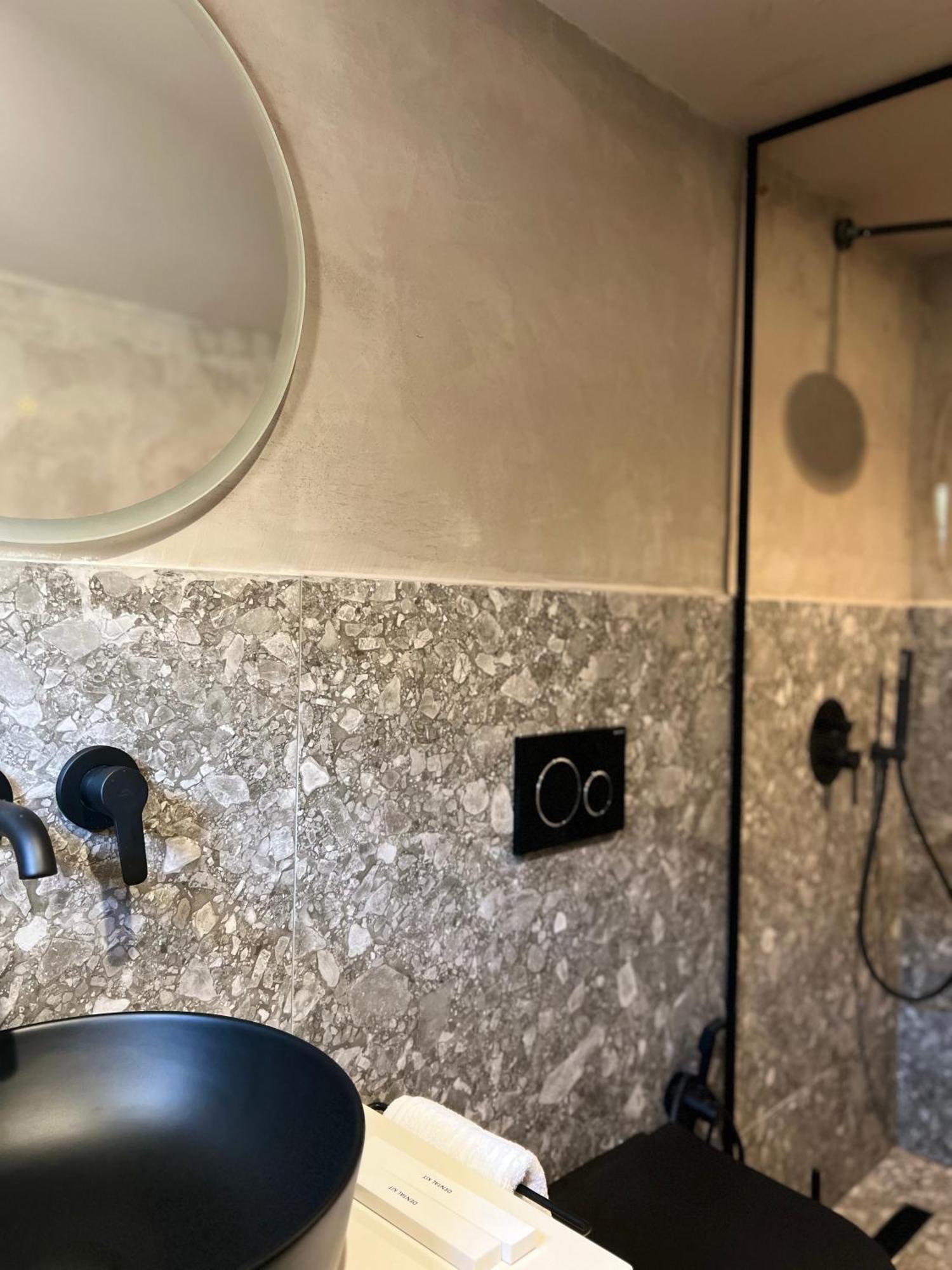 Rex Hotel Boutique Тирана Екстериор снимка