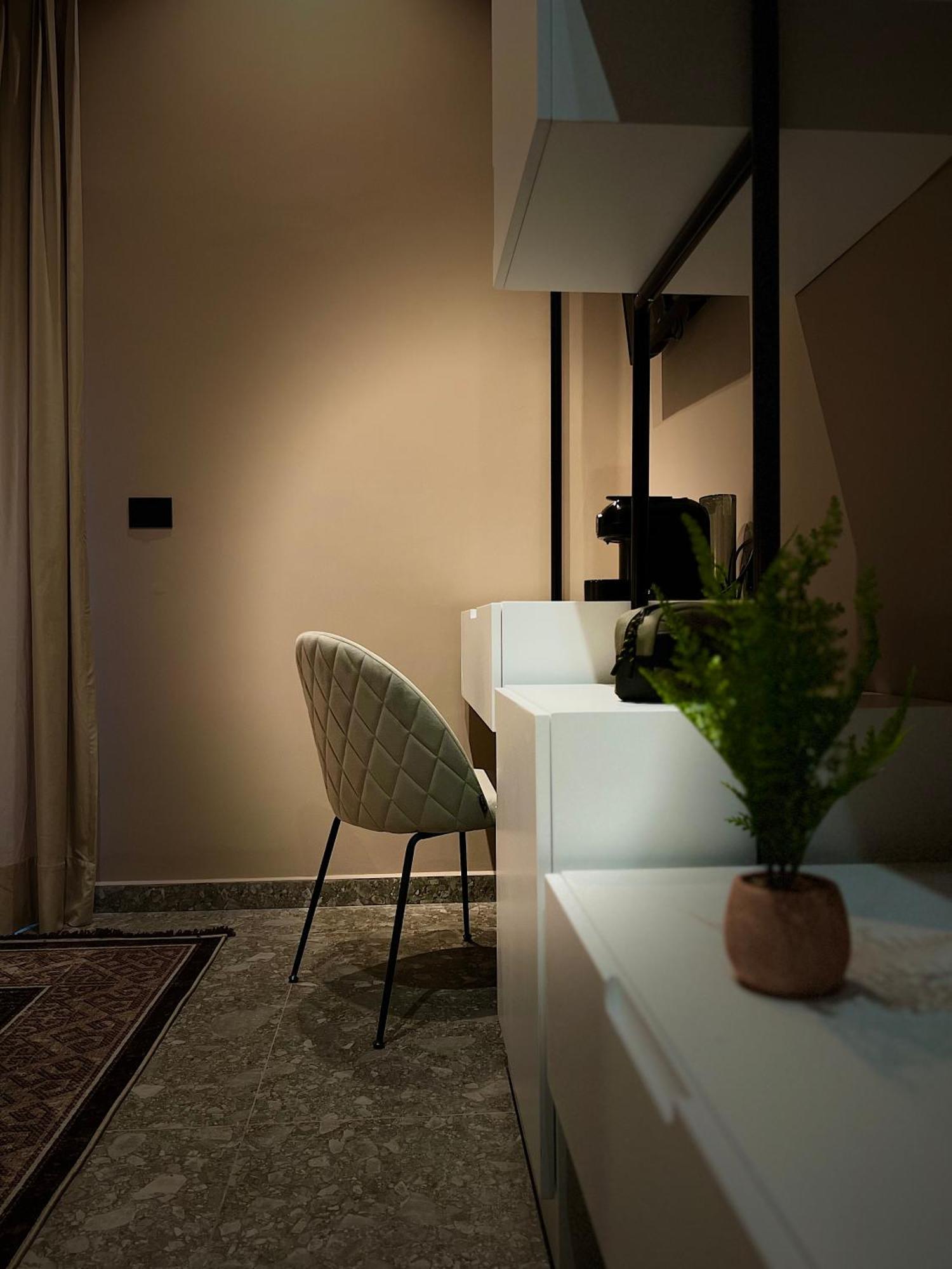 Rex Hotel Boutique Тирана Екстериор снимка