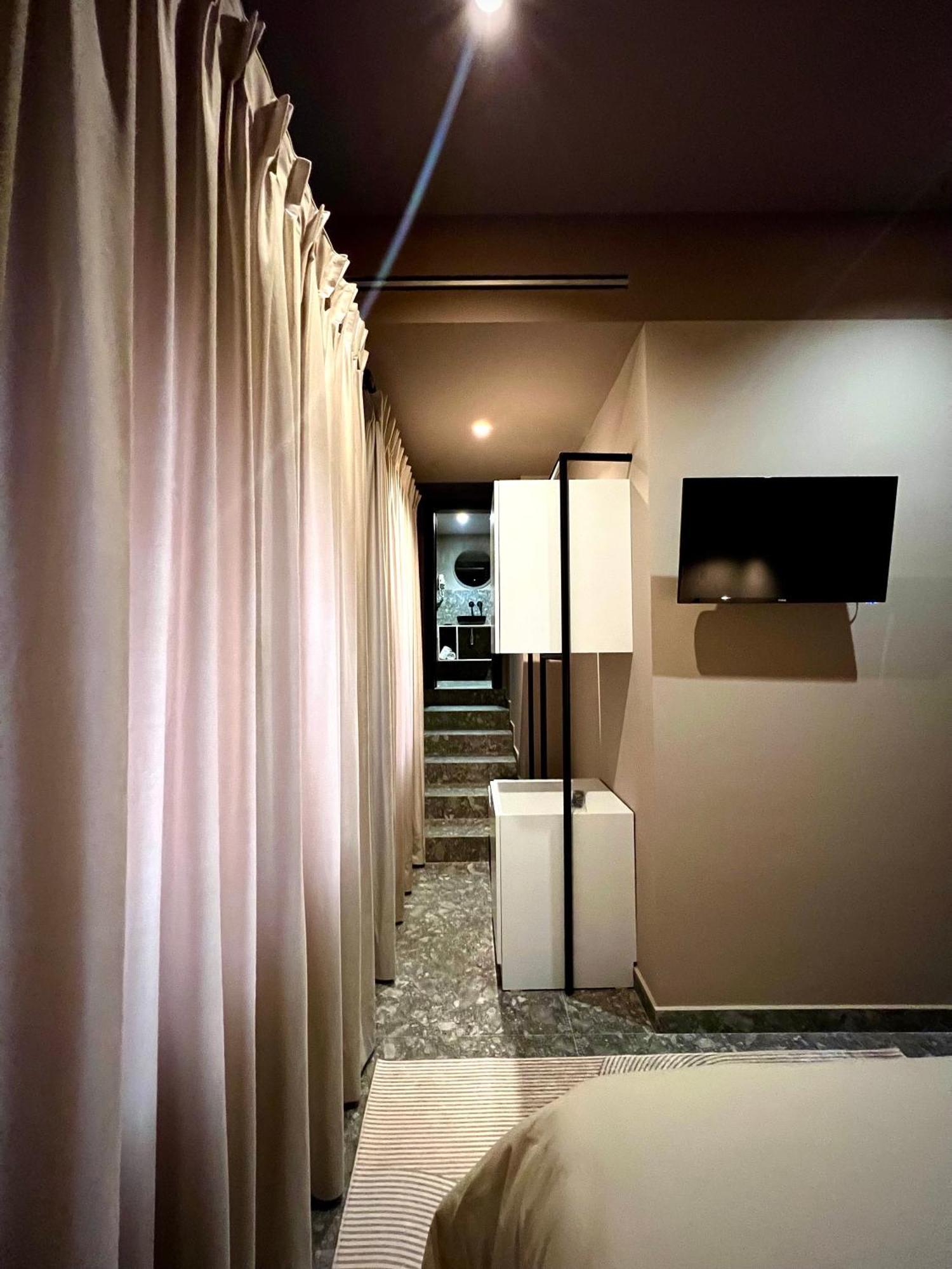 Rex Hotel Boutique Тирана Екстериор снимка